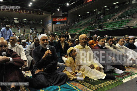 VENICE 30 SEPTEMBER 2008 THE HOLIDAY FOR THE END OF RAMADAM IN VILLORBA BASKET STADIUM OF BENETTON - PALAVERDE  ©Graziano Arici/Rosebud2 ISLAM MUSSULMANI EXTRACOMUNITARI RELIGIONE