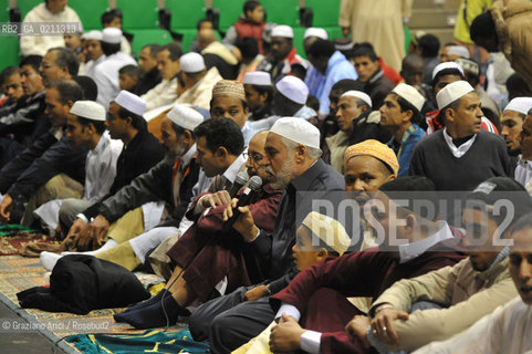 VENICE 30 SEPTEMBER 2008 THE HOLIDAY FOR THE END OF RAMADAM IN VILLORBA BASKET STADIUM OF BENETTON - PALAVERDE  ©Graziano Arici/Rosebud2 ISLAM MUSSULMANI EXTRACOMUNITARI RELIGIONE