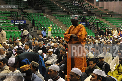 VENICE 30 SEPTEMBER 2008 THE HOLIDAY FOR THE END OF RAMADAM IN VILLORBA BASKET STADIUM OF BENETTON - PALAVERDE  ©Graziano Arici/Rosebud2 ISLAM MUSSULMANI EXTRACOMUNITARI RELIGIONE