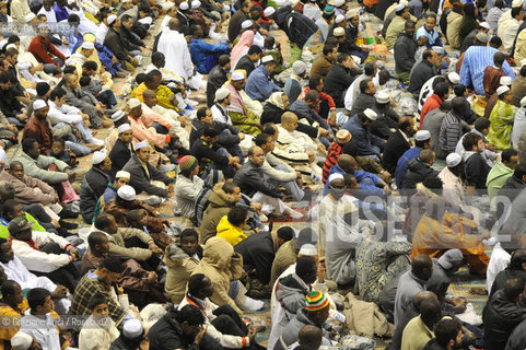VENICE 30 SEPTEMBER 2008 THE HOLIDAY FOR THE END OF RAMADAM IN VILLORBA BASKET STADIUM OF BENETTON - PALAVERDE  ©Graziano Arici/Rosebud2 ISLAM MUSSULMANI EXTRACOMUNITARI RELIGIONE