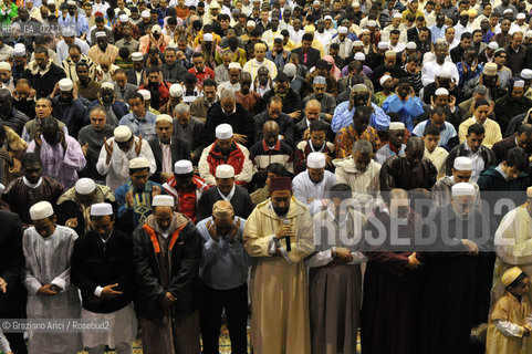 VENICE 30 SEPTEMBER 2008 THE HOLIDAY FOR THE END OF RAMADAM IN VILLORBA BASKET STADIUM OF BENETTON - PALAVERDE  ©Graziano Arici/Rosebud2 ISLAM MUSSULMANI EXTRACOMUNITARI RELIGIONE