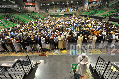VENICE 30 SEPTEMBER 2008 THE HOLIDAY FOR THE END OF RAMADAM IN VILLORBA BASKET STADIUM OF BENETTON - PALAVERDE  ©Graziano Arici/Rosebud2 ISLAM MUSSULMANI EXTRACOMUNITARI RELIGIONE