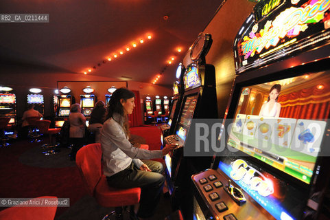 VENEZIA 13 OTTOBRE 2008 - LA SALA GIOCHI GAMING HALL DEL CASINò DI VENEZIA NELLHOTEL EXCELSIOR DEL LIDO ©Graziano Arici/Rosebud2 GIOCO SLOT MACHINES