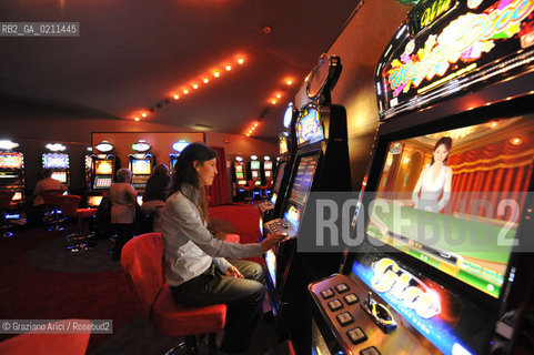 VENEZIA 13 OTTOBRE 2008 - LA SALA GIOCHI GAMING HALL DEL CASINò DI VENEZIA NELLHOTEL EXCELSIOR DEL LIDO ©Graziano Arici/Rosebud2 GIOCO SLOT MACHINES