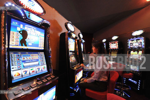 VENEZIA 13 OTTOBRE 2008 - LA SALA GIOCHI GAMING HALL DEL CASINò DI VENEZIA NELLHOTEL EXCELSIOR DEL LIDO ©Graziano Arici/Rosebud2 GIOCO SLOT MACHINES
