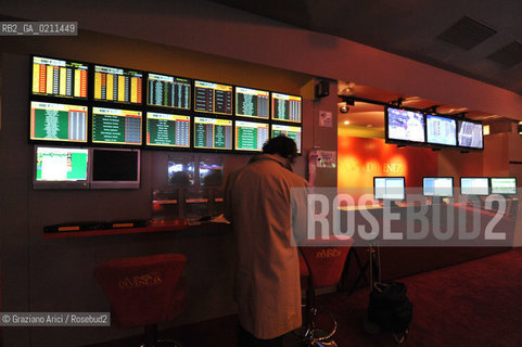 VENEZIA 13 OTTOBRE 2008 - LA SALA GIOCHI GAMING HALL DEL CASINò DI VENEZIA NELLHOTEL EXCELSIOR DEL LIDO ©Graziano Arici/Rosebud2 GIOCO SLOT MACHINES