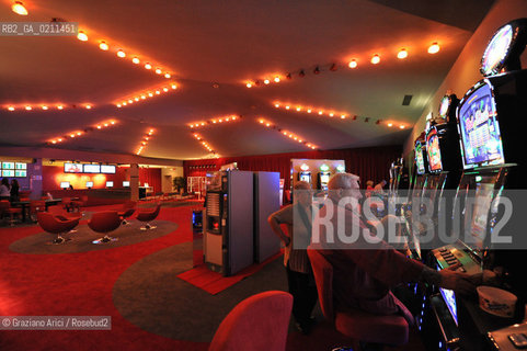 VENEZIA 13 OTTOBRE 2008 - LA SALA GIOCHI GAMING HALL DEL CASINò DI VENEZIA NELLHOTEL EXCELSIOR DEL LIDO ©Graziano Arici/Rosebud2 GIOCO SLOT MACHINES