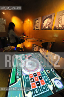 VENEZIA 13 OTTOBRE 2008 - LA SALA DELLE SLOT MACHINES NEL CASINO DI VENEZIA A CA VENDRAMIN CALERGI ©Graziano Arici/Rosebud2 GIOCO SLOT MACHINES