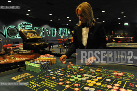VENEZIA 16 OTTOBRE 2008 - - LA SALA DELLE ROULETTE DEL CASINO DI VENEZIA A CA NOGHERA ©Graziano Arici/Rosebud2 GIOCO SLOT MACHINES