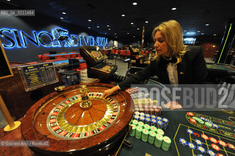 VENEZIA 16 OTTOBRE 2008 - - LA SALA DELLE ROULETTE DEL CASINO DI VENEZIA A CA NOGHERA ©Graziano Arici/Rosebud2 GIOCO SLOT MACHINES