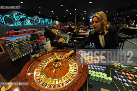 VENEZIA 16 OTTOBRE 2008 - - LA SALA DELLE ROULETTE DEL CASINO DI VENEZIA A CA NOGHERA ©Graziano Arici/Rosebud2 GIOCO SLOT MACHINES