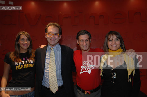 VENICE 18/4/2008 - OPENING OF THE VIRGIN ACTIVE FITNESS VILLAGE - THE JOURNALIST FRANCESCA BARRA WITH THE SHOWMAN ALESSANDRO CECCHI PAONE, THE VIRGIN ACTIVE PRESIDENT LUCA VALLOTTA AND MISS ITALIA DEBORA SALVALAGGIO ©Graziano Arici/Rosebud2 PALESTRA GINNASTICA