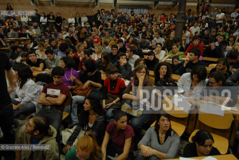 VENICE, 05.11.2008. THE JOURNALIST MARCO TRAVAGLIO AT CA FOSCARI UNIVERSITY © MARTABUSO/ARICI/GRAZIANERI GIORNALISMO STUDENTI UNIVERSITA