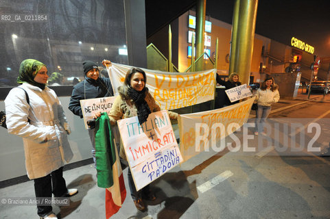 PADUA 27/02/09 : PATROLS OF CITIZENS COMMITEES MIGRAMENTE  AGAINST THE CRIME IN THE NIGHT STREETS ©Graziano Arici/Rosebud2 RONDA A PADOVA