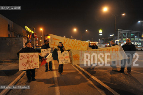 PADUA 27/02/09 : PATROLS OF CITIZENS COMMITEES MIGRAMENTE  AGAINST THE CRIME IN THE NIGHT STREETS ©Graziano Arici/Rosebud2 RONDA A PADOVA