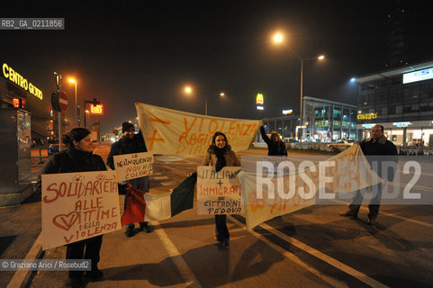 PADUA 27/02/09 : PATROLS OF CITIZENS COMMITEES MIGRAMENTE  AGAINST THE CRIME IN THE NIGHT STREETS ©Graziano Arici/Rosebud2 RONDA A PADOVA