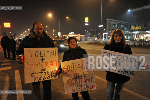 PADUA 27/02/09 : PATROLS OF CITIZENS COMMITEES MIGRAMENTE  AGAINST THE CRIME IN THE NIGHT STREETS ©Graziano Arici/Rosebud2 RONDA A PADOVA