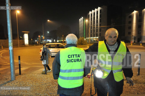 PADUA 27/02/09 : PATROLS OF CITIZENS COMMITEES AGAINST THE CRIME IN THE NIGHT STREETS ©Graziano Arici/Rosebud2 RONDA A PADOVA