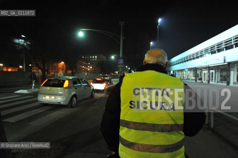 PADUA 27/02/09 : PATROLS OF CITIZENS COMMITEES AGAINST THE CRIME IN THE NIGHT STREETS ©Graziano Arici/Rosebud2 RONDA A PADOVA