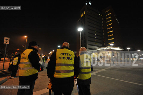 PADUA 27/02/09 : PATROLS OF CITIZENS COMMITEES AGAINST THE CRIME IN THE NIGHT STREETS ©Graziano Arici/Rosebud2 RONDA A PADOVA