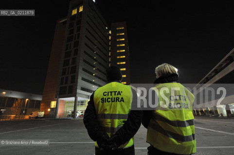 PADUA 27/02/09 : PATROLS OF CITIZENS COMMITEES AGAINST THE CRIME IN THE NIGHT STREETS ©Graziano Arici/Rosebud2 RONDA A PADOVA
