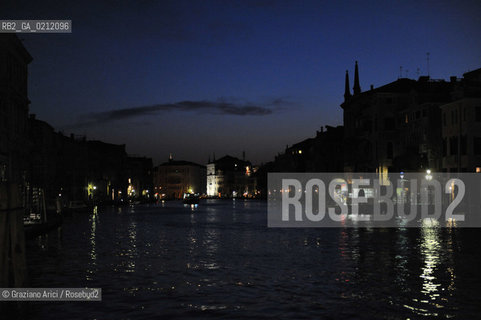 VENEZIA OTTOBRE 2008 - NIGHT IN GRAND CANAL NOTTURNO IN CANAL GRANDE ©Graziano Arici/Rosebud2