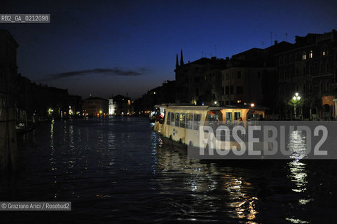 VENEZIA OTTOBRE 2008 - NIGHT IN GRAND CANAL NOTTURNO IN CANAL GRANDE ©Graziano Arici/Rosebud2
