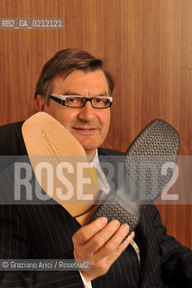 MONTEBELLUNA (TREVISO) - THE GEOX OWNER : YHE BUSINESSMAN MARIO MORETTI POLEGATO ©Graziano Arici/Rosebud2 SCARPE POLEGATO FABBRICA OPERAIO