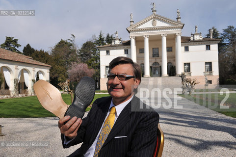 MONTEBELLUNA (TREVISO) - THE GEOX OWNER : YHE BUSINESSMAN MARIO MORETTI POLEGATO ©Graziano Arici/Rosebud2 SCARPE POLEGATO FABBRICA OPERAIO