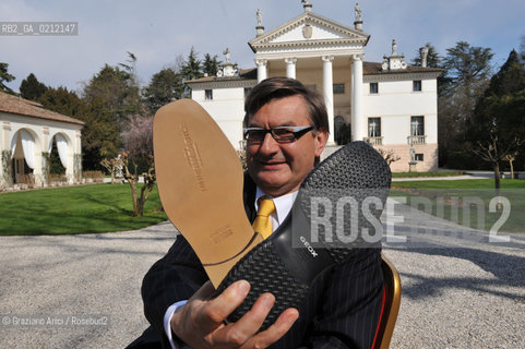MONTEBELLUNA (TREVISO) - THE GEOX OWNER : YHE BUSINESSMAN MARIO MORETTI POLEGATO ©Graziano Arici/Rosebud2 SCARPE POLEGATO FABBRICA OPERAIO