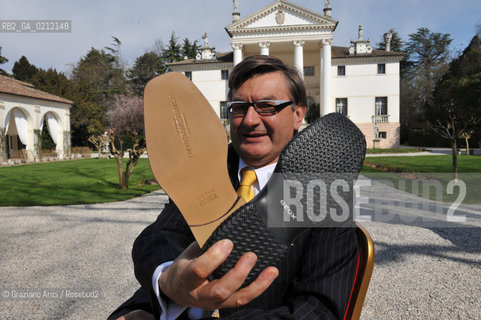 MONTEBELLUNA (TREVISO) - THE GEOX OWNER : YHE BUSINESSMAN MARIO MORETTI POLEGATO ©Graziano Arici/Rosebud2 SCARPE POLEGATO FABBRICA OPERAIO