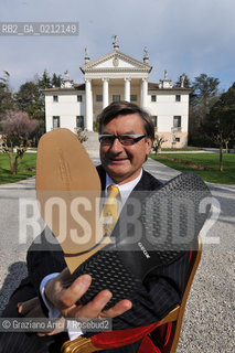 MONTEBELLUNA (TREVISO) - THE GEOX OWNER : YHE BUSINESSMAN MARIO MORETTI POLEGATO ©Graziano Arici/Rosebud2 SCARPE POLEGATO FABBRICA OPERAIO