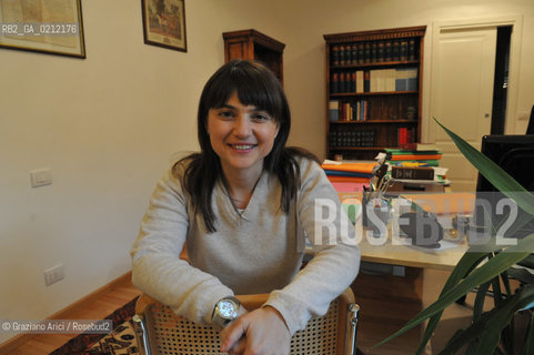 UDINE 28/03/09 - THE POLITIC MILITANT OF THE DEMOCRATIC PARTY DEBORA SERRACCHIANI IN HIS LAWER STUDIO ©Graziano Arici/Rosebud2 POLITICA PD PARTITO DEMOCRATICO