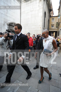 VENICE, 25.04.2009. SECOND WEDDING FOR THE ACTRESS SALMA HAYEK WITH THE FRENCH BUSINESSMAN FRANCOIS-HENRI PINAULT IN VENICE AT THE TEATRO LA FENICE: DEBORAH DYER, THE LEAD VOCALIST OF THE ENGLISH BAND SKUNK ANANSIE JUST ARRIVED AT THE THATRE © MARTABUSO/ARICI/GRAZIANERI