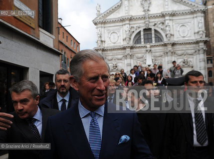 VENICE 28/04/09 - CHARLES, THE PRINCE OF WALES AND CAMILLA, DUCHESS OF CORNWALL VISITING LA FENICE THEATRE IN VENICE © MARTA BUSO/ARICI/GRAZIA NERI PRINCIPE NOBILE GALLES