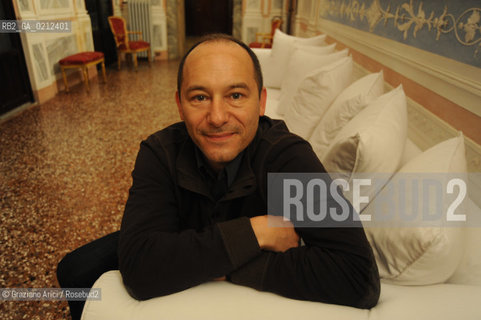 VENICE, 08.04.2009. FONDAZIONE CLAUDIO BUZIOL. PORTRAIT OF THE WRITER AND POET GIAN MARIO VILLALTA © MATABUSO/ARICI/GRAZIANERI RITRATTO POESIA LETTERATURA