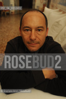 VENICE, 08.04.2009. FONDAZIONE CLAUDIO BUZIOL. PORTRAIT OF THE WRITER AND POET GIAN MARIO VILLALTA © MATABUSO/ARICI/GRAZIANERI RITRATTO POESIA LETTERATURA