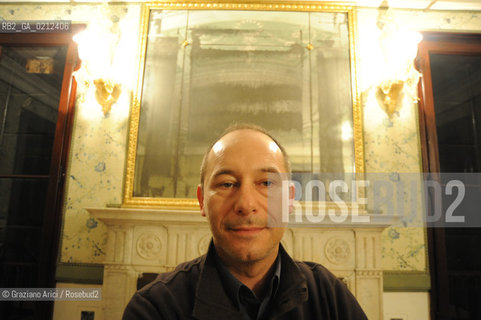 VENICE, 08.04.2009. FONDAZIONE CLAUDIO BUZIOL. PORTRAIT OF THE WRITER AND POET GIAN MARIO VILLALTA © MATABUSO/ARICI/GRAZIANERI RITRATTO POESIA LETTERATURA