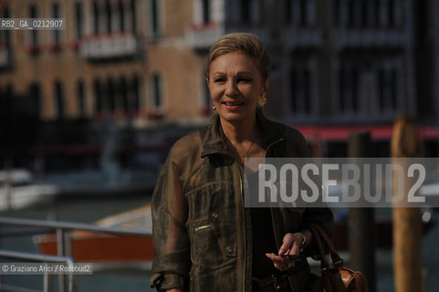 VENICE,04.06.2009.  THE OPENING OF THE NEW CONTEMPORARY ART CENTRE- FRANCOIS PINAULT FOUNDATION AT PUNTA DELLA DOGANA.EXHIBITION MAPPING THE STUDIO. THE EMPRESS FARAH DIBA © MARTABUSO/ARICI/GRAZIANERI