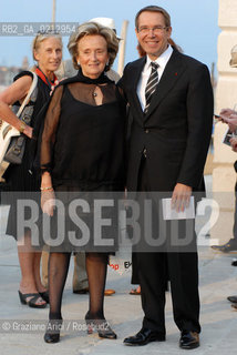 © 03/06/09 - - Venezia - Museo Punta della Dogana - Red Carpet - Benrnadette Chirac - Jeff Koons ©Graziano Arici/Rosebud2