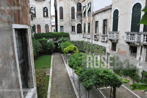VENICE 21/06/09 - THE FASHION DESIGNER PIERRE CARDIN IN HIS PALACE IN VENICE CA BRAGADIN  : THE PALACE IN THE 18TH CENTURY WAS THE PALACE WHERE LIVED THE WELL KNOWN LIBERTINE GIACOMO CASANOVA  ©Graziano Arici/Rosebud2 MODA STILISTA