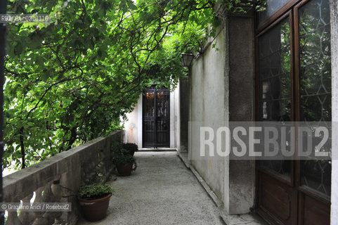 VENICE 21/06/09 - THE FASHION DESIGNER PIERRE CARDIN IN HIS PALACE IN VENICE CA BRAGADIN  : THE PALACE IN THE 18TH CENTURY WAS THE PALACE WHERE LIVED THE WELL KNOWN LIBERTINE GIACOMO CASANOVA  ©Graziano Arici/Rosebud2 MODA STILISTA