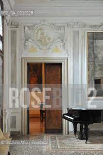 VENICE 21/06/09 - THE FASHION DESIGNER PIERRE CARDIN IN HIS PALACE IN VENICE CA BRAGADIN  : THE PALACE IN THE 18TH CENTURY WAS THE PALACE WHERE LIVED THE WELL KNOWN LIBERTINE GIACOMO CASANOVA  ©Graziano Arici/Rosebud2 MODA STILISTA