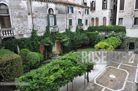 VENICE 21/06/09 - THE FASHION DESIGNER PIERRE CARDIN IN HIS PALACE IN VENICE CA BRAGADIN  : THE PALACE IN THE 18TH CENTURY WAS THE PALACE WHERE LIVED THE WELL KNOWN LIBERTINE GIACOMO CASANOVA  ©Graziano Arici/Rosebud2 MODA STILISTA