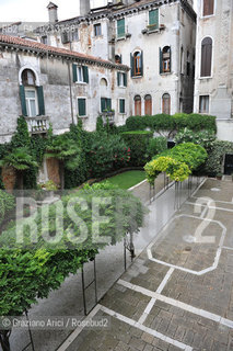 VENICE 21/06/09 - THE FASHION DESIGNER PIERRE CARDIN IN HIS PALACE IN VENICE CA BRAGADIN  : THE PALACE IN THE 18TH CENTURY WAS THE PALACE WHERE LIVED THE WELL KNOWN LIBERTINE GIACOMO CASANOVA  ©Graziano Arici/Rosebud2 MODA STILISTA