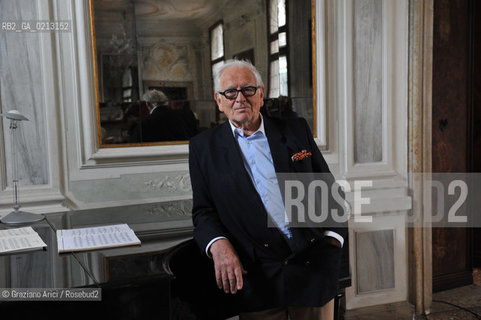 VENICE 21/06/09 - THE FASHION DESIGNER PIERRE CARDIN IN HIS PALACE IN VENICE CA BRAGADIN  : THE PALACE IN THE 18TH CENTURY WAS THE PALACE WHERE LIVED THE WELL KNOWN LIBERTINE GIACOMO CASANOVA  ©Graziano Arici/Rosebud2 MODA STILISTA