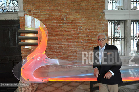 VENICE 21/06/09 - THE FASHION DESIGNER PIERRE CARDIN IN HIS PALACE IN VENICE CA BRAGADIN, HERE WITH HIS PLASTIC GONDOLA  : THE PALACE IN THE 18TH CENTURY WAS THE PALACE WHERE LIVED THE WELL KNOWN LIBERTINE GIACOMO CASANOVA  ©Graziano Arici/Rosebud2 MODA STILISTA