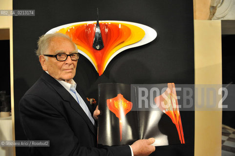 VENICE 21/06/09 - THE FASHION DESIGNER PIERRE CARDIN IN THE SHOW -ROOM OF HIS FORNITURE IN HIS PALACE IN VENICE CA BRAGADIN  : THE PALACE IN THE 18TH CENTURY WAS THE PALACE WHERE LIVED THE WELL KNOWN LIBERTINE GIACOMO CASANOVA  ©Graziano Arici/Rosebud2 MODA STILISTA