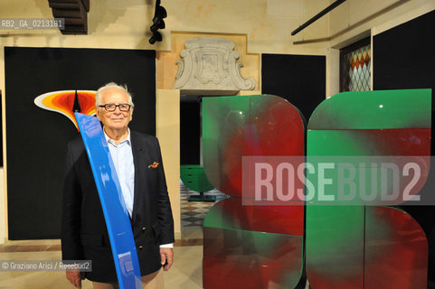 VENICE 21/06/09 - THE FASHION DESIGNER PIERRE CARDIN IN THE SHOW -ROOM OF HIS FORNITURE IN HIS PALACE IN VENICE CA BRAGADIN  : THE PALACE IN THE 18TH CENTURY WAS THE PALACE WHERE LIVED THE WELL KNOWN LIBERTINE GIACOMO CASANOVA  ©Graziano Arici/Rosebud2 MODA STILISTA