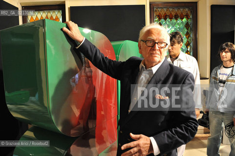 VENICE 21/06/09 - THE FASHION DESIGNER PIERRE CARDIN IN THE SHOW -ROOM OF HIS FORNITURE IN HIS PALACE IN VENICE CA BRAGADIN  : THE PALACE IN THE 18TH CENTURY WAS THE PALACE WHERE LIVED THE WELL KNOWN LIBERTINE GIACOMO CASANOVA  ©Graziano Arici/Rosebud2 MODA STILISTA